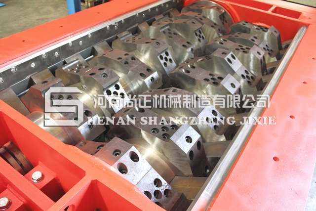 廢鋼撕碎機(jī)